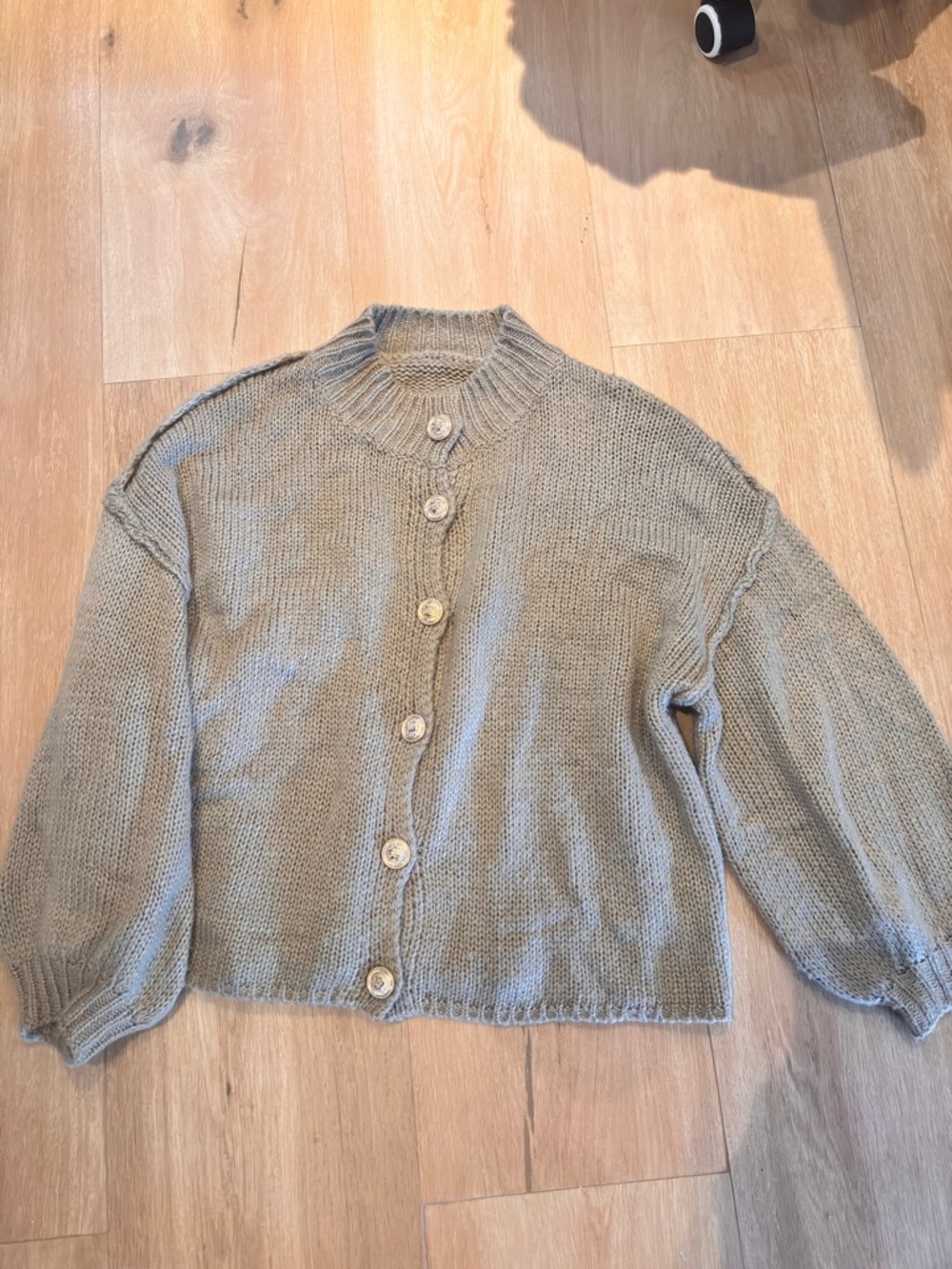 Casual Crewneck Button-Front Women’s Sweater in Light Taupe